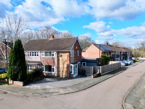 View Full Details for Chylds Court, Allesley Park, Coventry - LOVELY EXTENDED CORNER PLOT