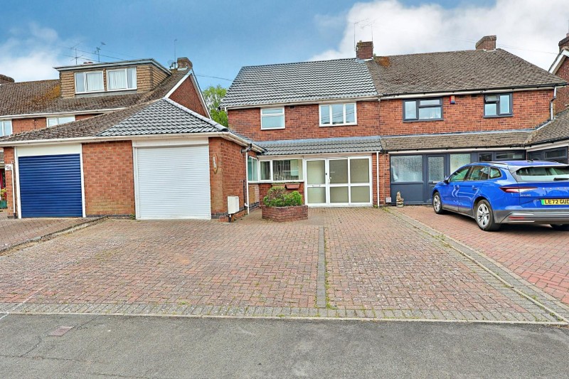 Maidavale Crescent, Stivichall, Coventry - NO CHAIN