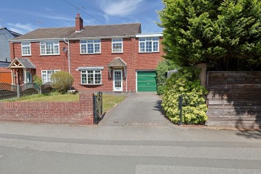 Kenpas Highway, Stivichall, Coventry - Extended and Offered With No Chain