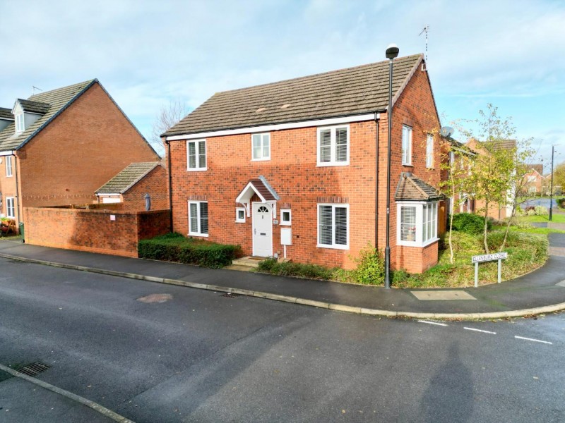 Jefferson Way, Bannerbrook Park, Coventry - CORNER PLOT WITH MANY UPGRADES