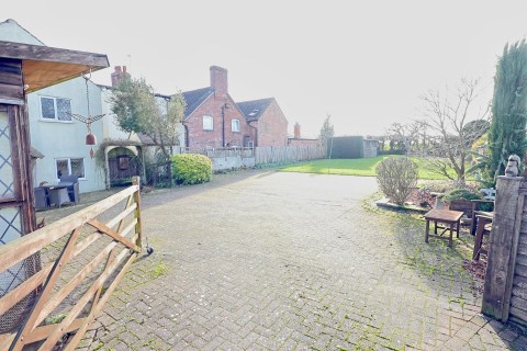 View Full Details for Gable End, Hawkes Mill Lane, Allesley, Coventry - NO ONWARD CHAIN