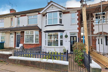 Torrington Avenue, Tile Hill, Coventry - Show Home Condition Throughout