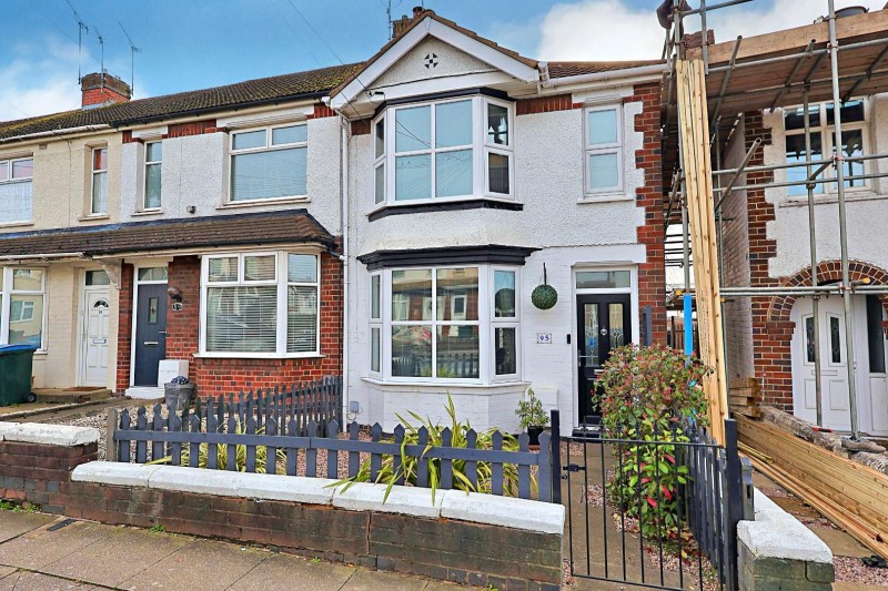 Torrington Avenue, Tile Hill, Coventry - Show Home Condition Throughout