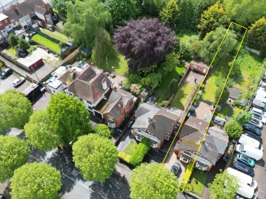 Lythalls Lane, Holbrooks, Coventry - Large Garden & No Chain