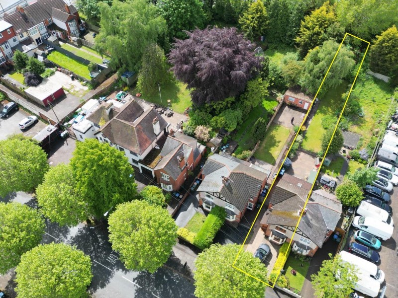 Lythalls Lane, Holbrooks, Coventry - Large Garden & No Chain