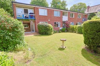 The Pines, Cromwell Lane, Coventry - Large Garden, Parking & Garage